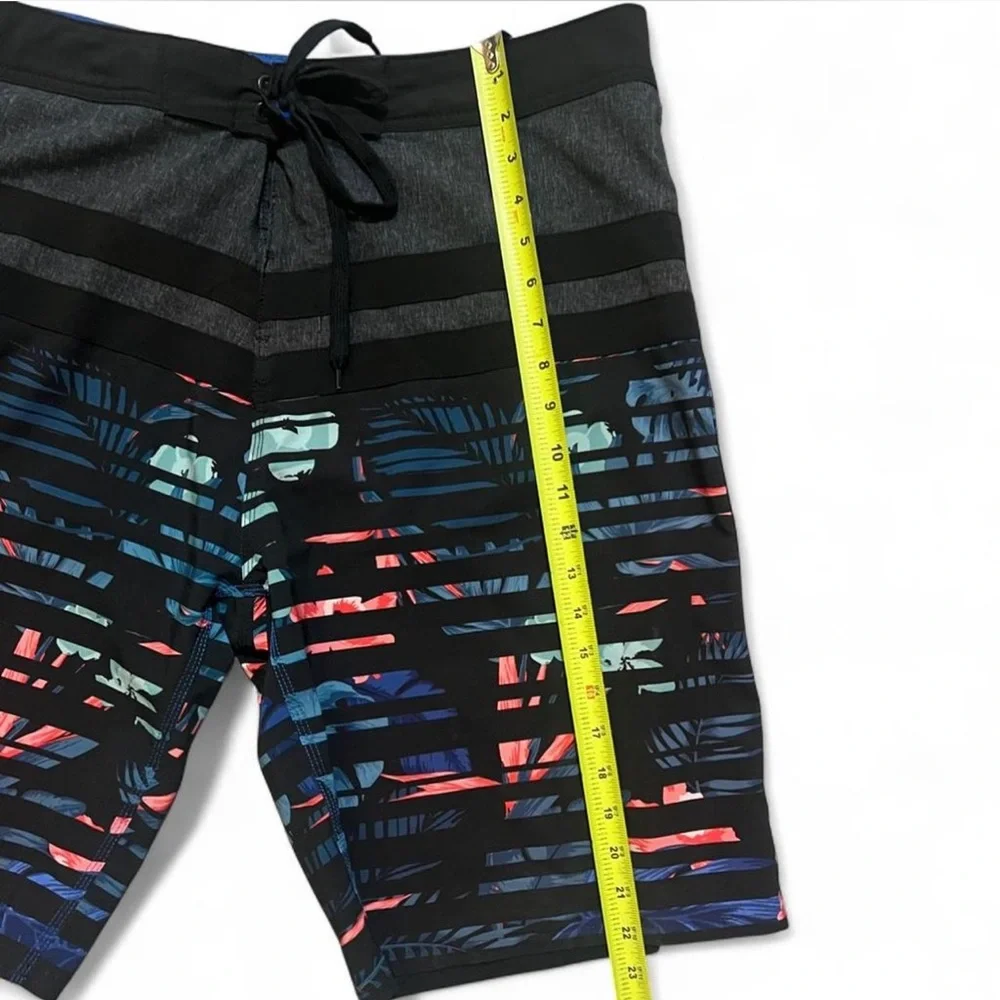 Burnside Black and Floral Boardshorts Caribbean Sea Size 38